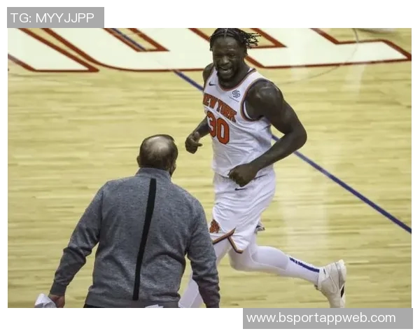 兰德尔表现低迷全场仅得15分下半场手感冰凉加时赛无所作为 兰德尔表现低迷全场仅得15分下半场手感冰凉加时赛无所作为