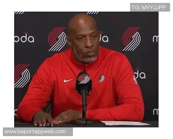 比卢普斯谈季前赛首发轮换希望球迷理性解读球队策略 比卢普斯谈季前赛首发轮换希望球迷理性解读球队策略