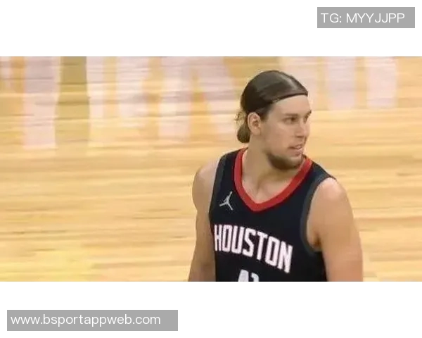 主场人数占优却惨遭逆转曼联输球方式令人失望 主场人数占优却惨遭逆转曼联输球方式令人失望