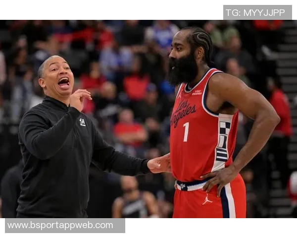 泰伦卢赛前强调将合理分配哈登上场时间以避免过度疲劳